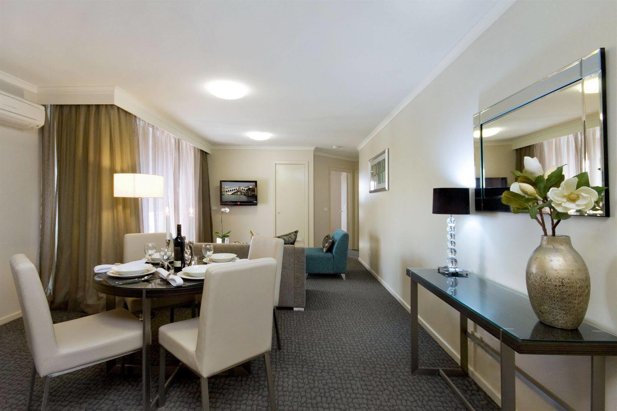 Pacific Suites Canberra Extérieur photo