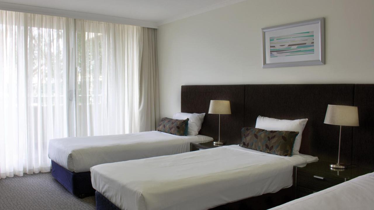 Pacific Suites Canberra Extérieur photo